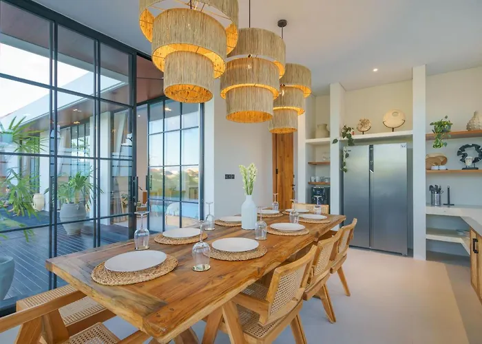 Capela - Luxury 4-bedroom, Heart Of Villa